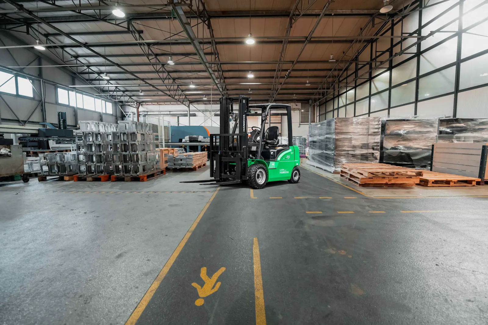 Chariot élévateur électrique lithium XC, 1,5 à 3,8 t